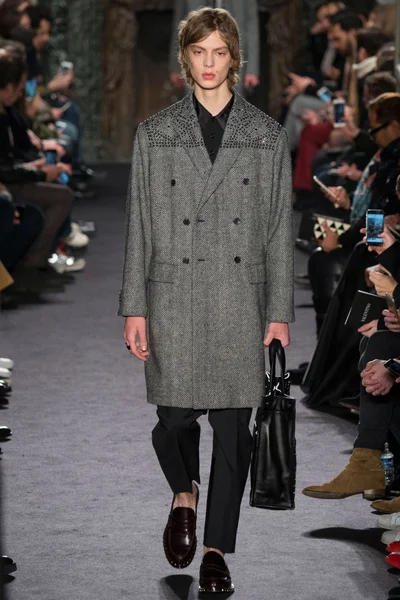 Look 9